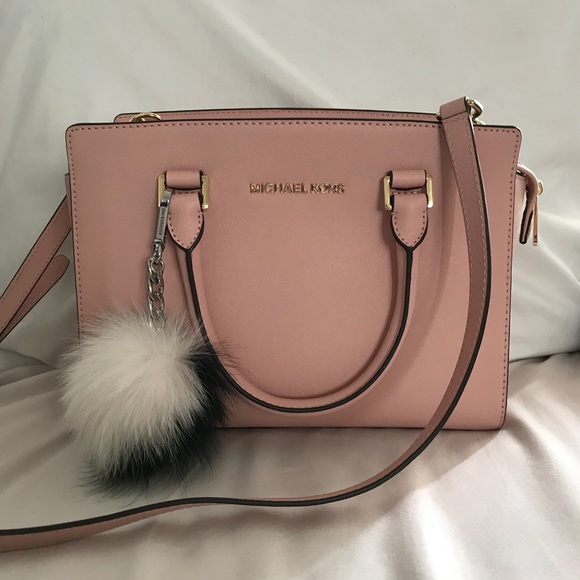 Michael Kors Handbags - Michael Kors Saffiano Pink Purse perfect condition